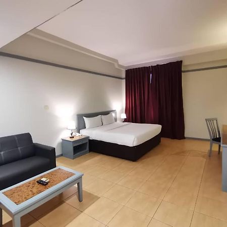 Grace Hotel Lahad Datu Esterno foto