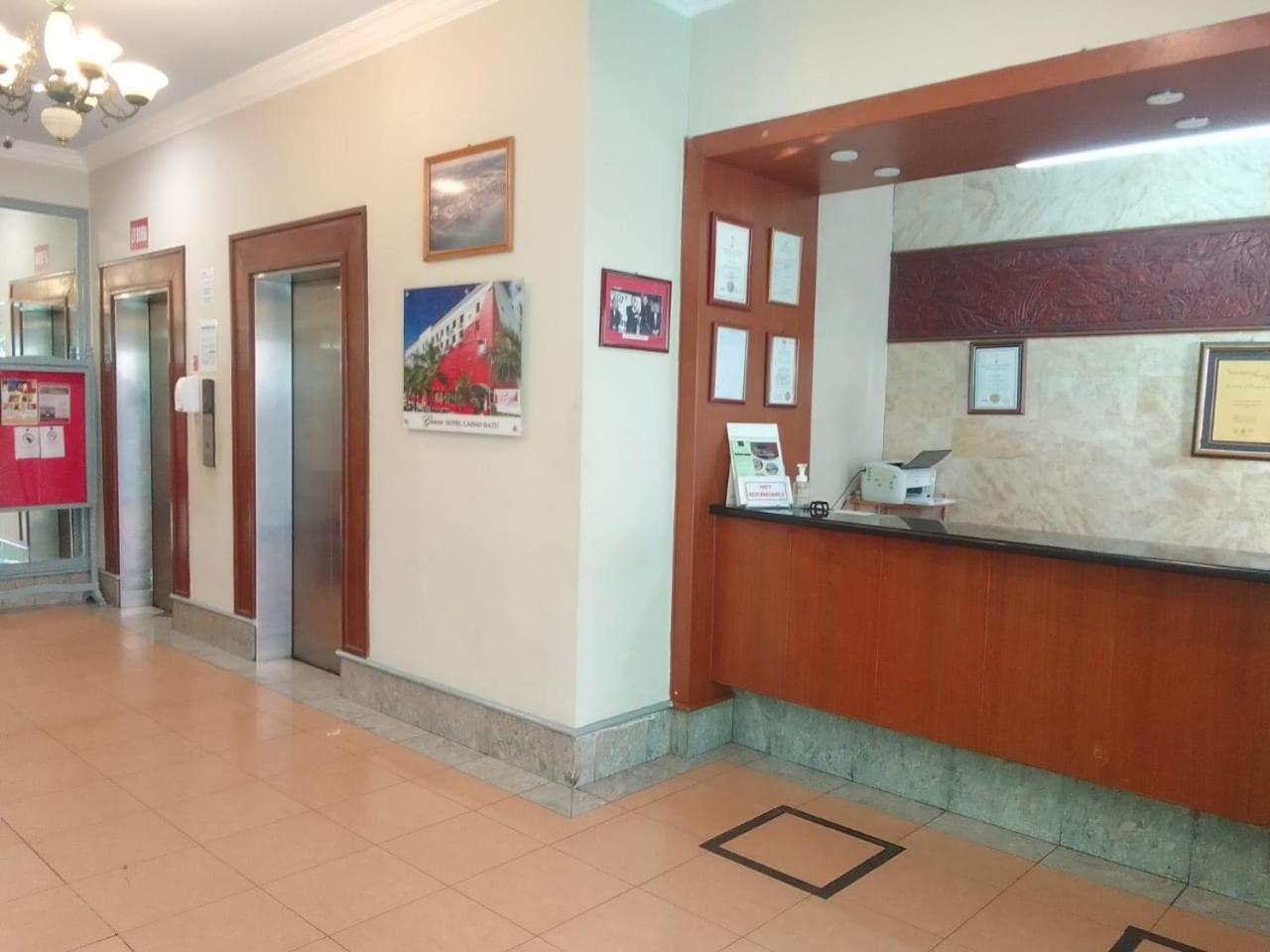 Grace Hotel Lahad Datu Esterno foto